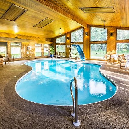 Rustlers Lodge Sundre Экстерьер фото