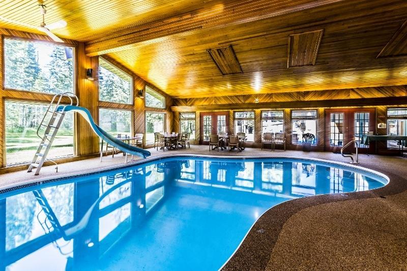 Rustlers Lodge Sundre Экстерьер фото