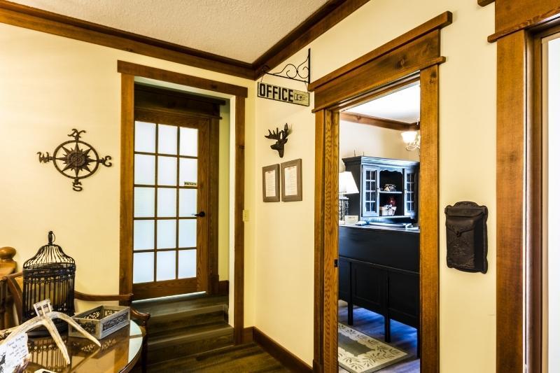 Rustlers Lodge Sundre Экстерьер фото