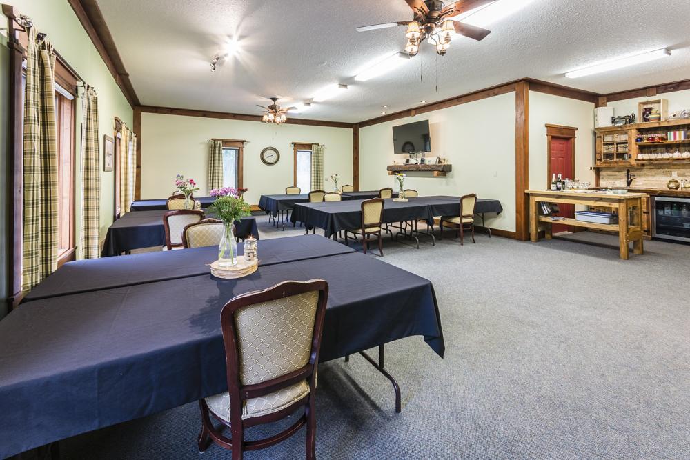 Rustlers Lodge Sundre Экстерьер фото