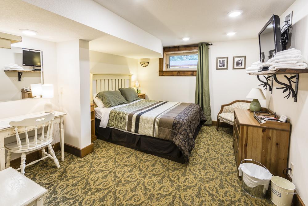 Rustlers Lodge Sundre Экстерьер фото
