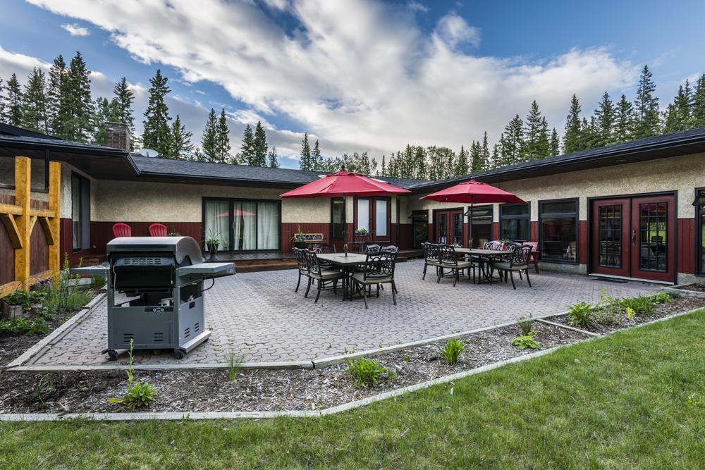 Rustlers Lodge Sundre Экстерьер фото