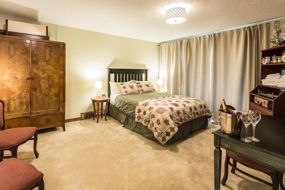 Rustlers Lodge Sundre Экстерьер фото