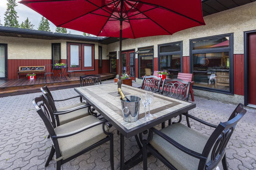 Rustlers Lodge Sundre Экстерьер фото